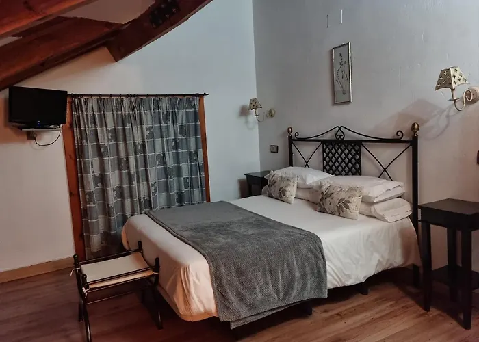 Bed & Breakfast Puerta Al Duraton